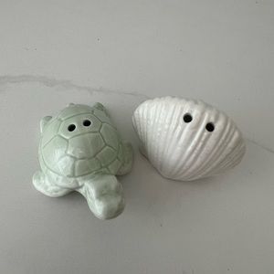 Cute Mini porcelain, 🐢Salt & Pepper Shaker's